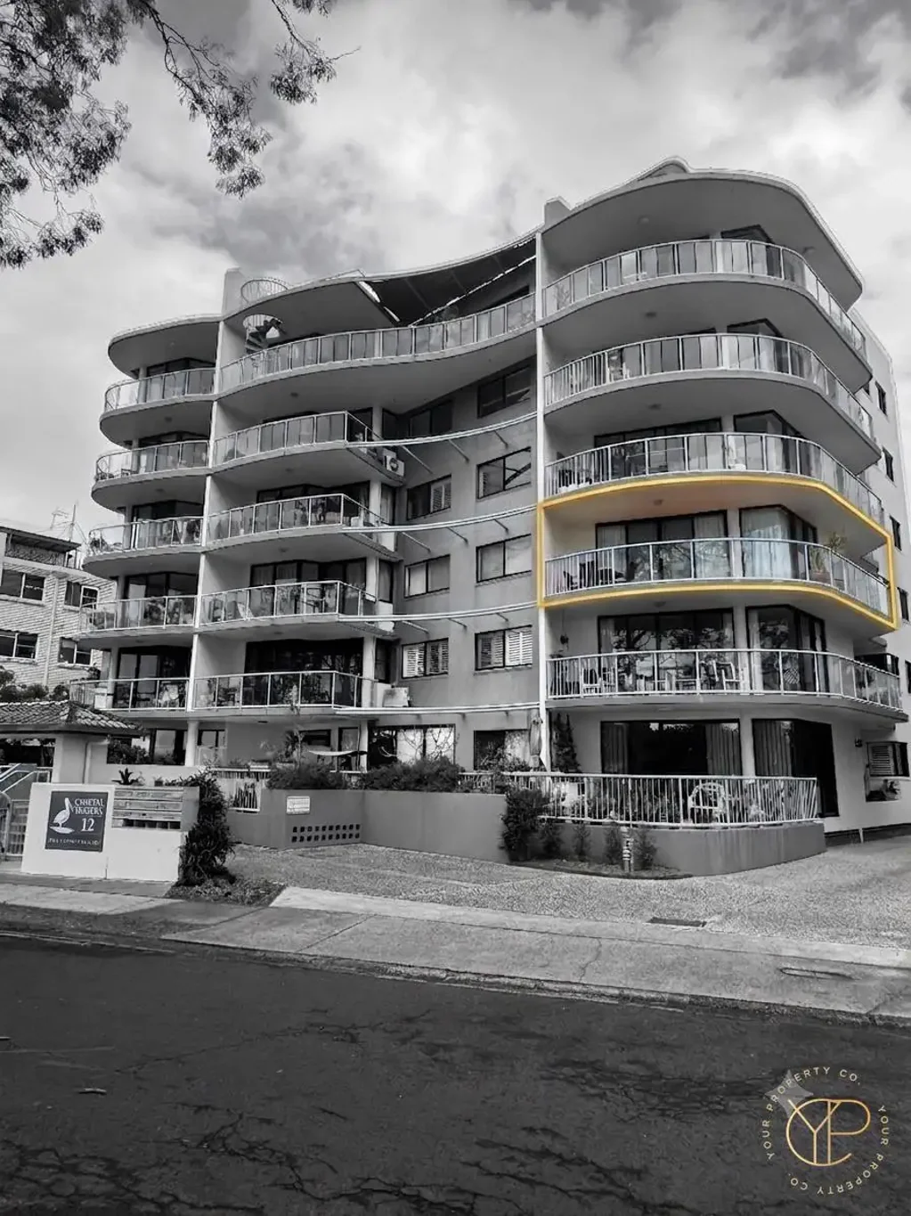 Stunning Three-Bedroom Apartment with Panoramic Maroochy River Views