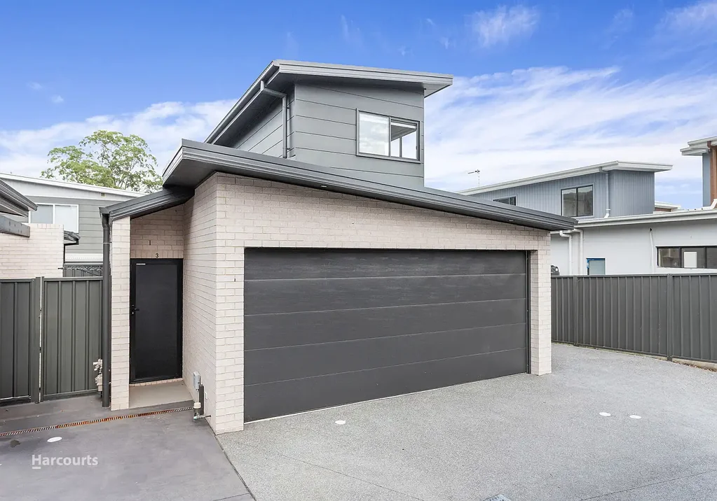 High Quality & Contempory Townhouse