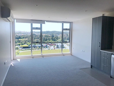 1 Bedroom Plus Study Apartment in Rose Garden