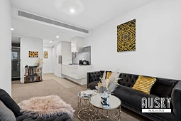 1712/105 Clarendon Street, Southbank