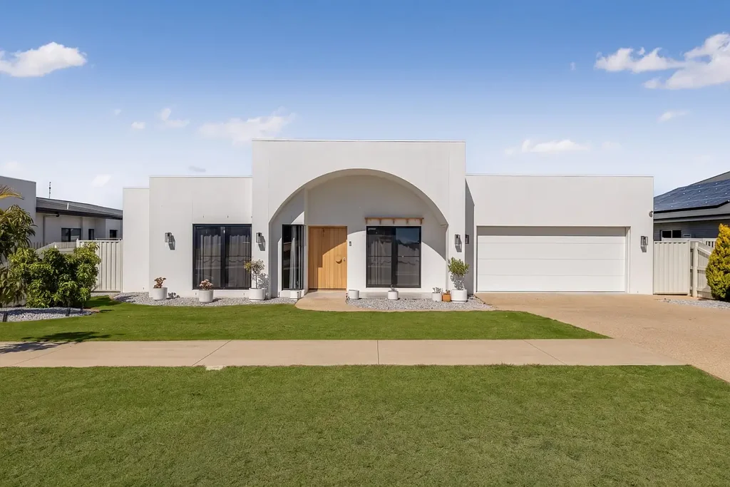Kearneys Spring 4房 Kearneys Spring 最精致的现代建筑之一 One of Kearneys Spring's Finest Modern Builds