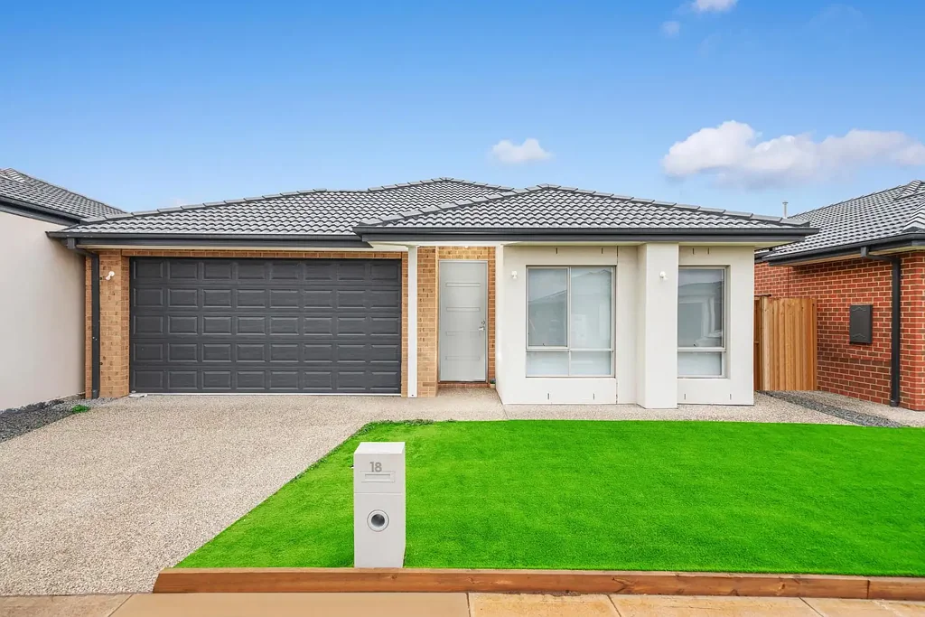 Bonnie Brook 4 Bedroom Exceptional Opportunity in Thriving Bonnie Brook