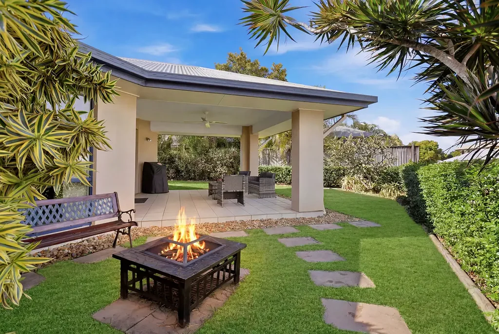 Murrumba Downs 4房 坐拥壮丽日落美景的宏大家庭住宅 Grand Family Living with Spectacular Sunset Views