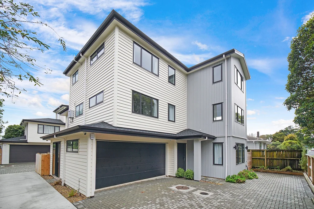 Brand New, Architecturally Designed Family Home in Prime Location