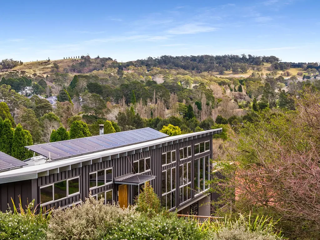 Bowral 3房  Architect-Designed Highlands Sanctuary with Sweeping Views