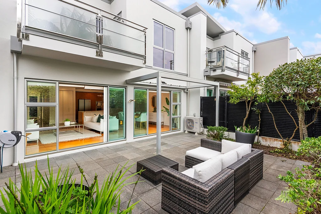 Takapuna 3房  DOWNSIZERS DELIGHT - life just got easier