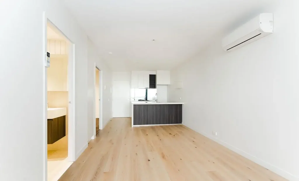 Contemporary Southbank Living in Prestigious Palladium Tower