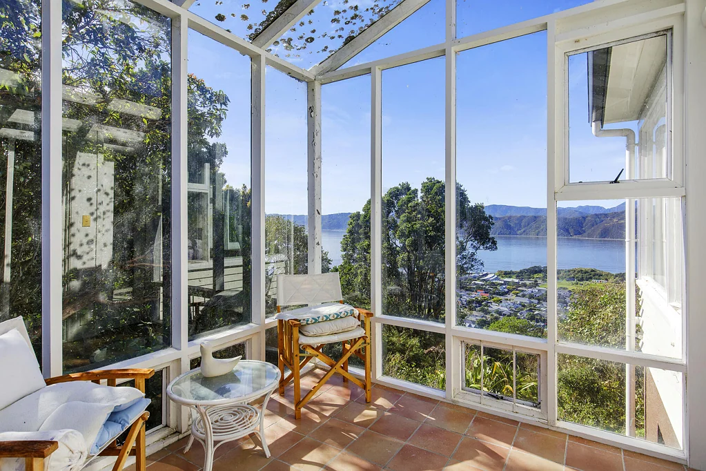 Strathmore Park 3 Bedroom Timeless Charm Above the Harbour