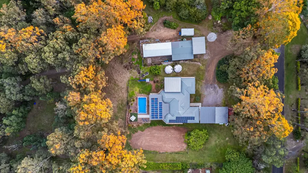 Boyland 5房  Lifestyle, Horses, Dual Living & Mountain Views – 1.77 Hectares (4.37 Acres) at the Base of Tamborine Mountain