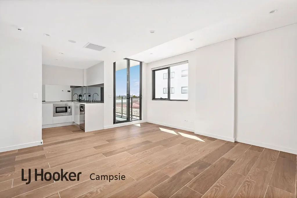 Campsie 1 Bedroom Huge Modern 1-bedroom Apartment, Ultra Convenient, Big Balcony with a Great Views!