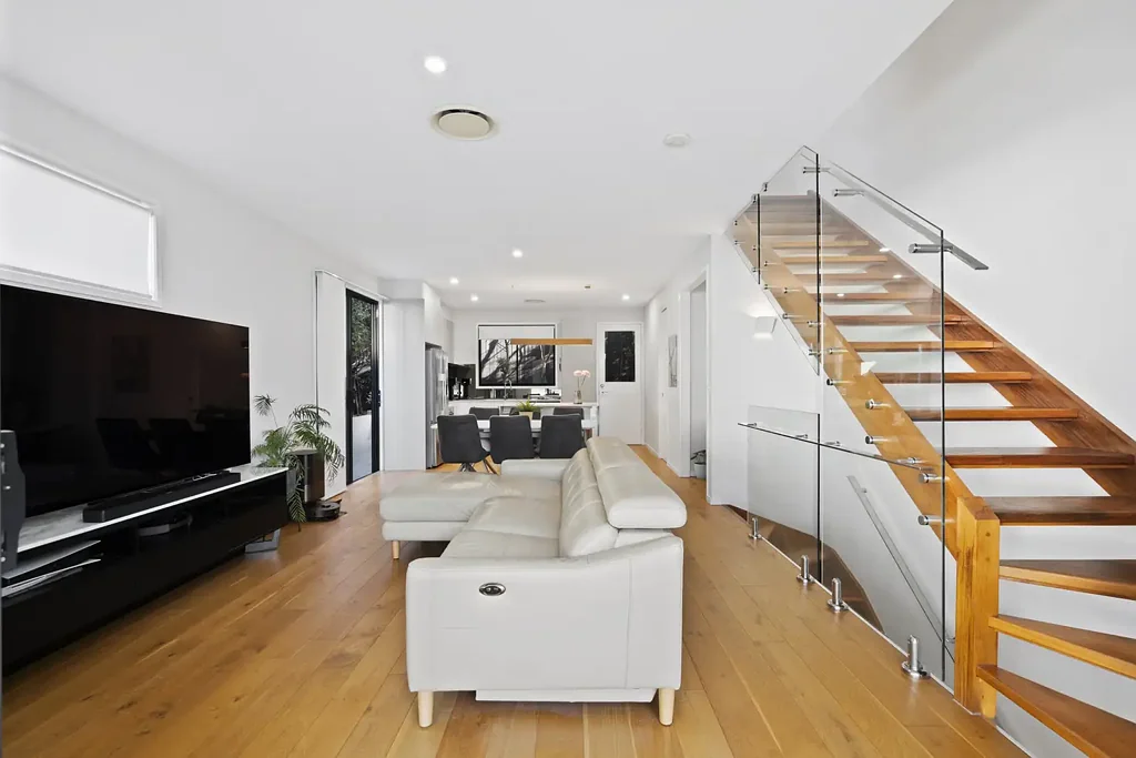 Annerley 3房 带绿意景观的三层联排别墅 Tri Level Townhouse with Leafy Outlook
