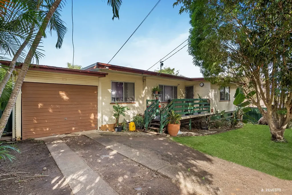 Logan Central 4ਬੈੱਡਰੂਮ FOUR BEDROOMS | TWO LIVING ZONES | PRIVATE BACKYARD