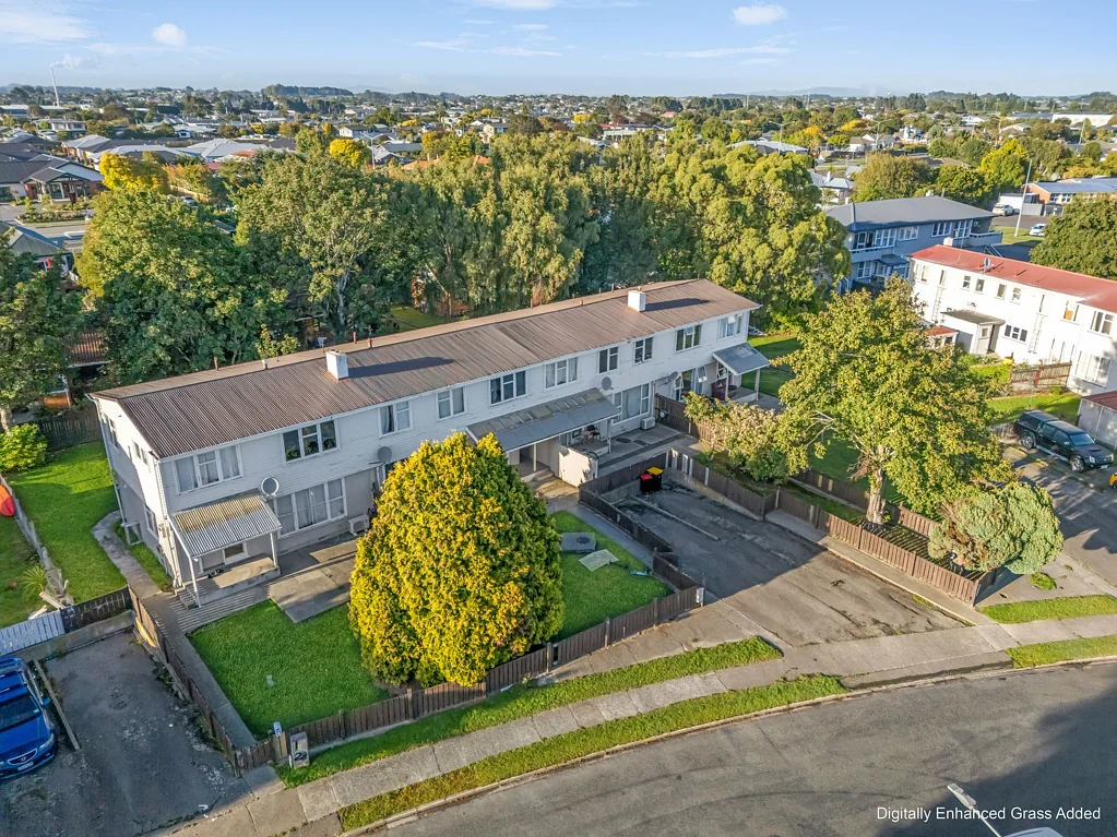 Glengarry 14 Slaapkamer "Invest Smart:- 4-unit property in East Glengarry