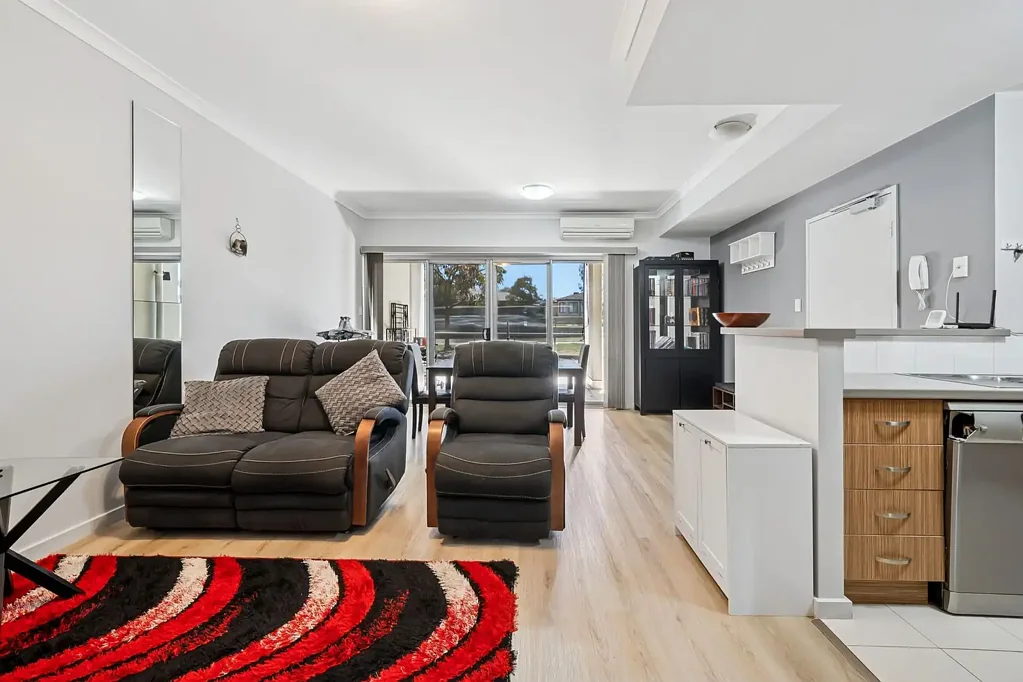 2/105 Wentworth Parade, Success, WA 6164