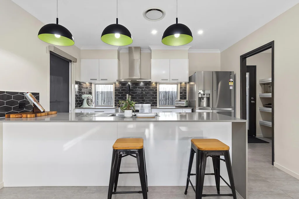 Upper Kedron 4ਬੈੱਡਰੂਮ Modern Family Excellence on a North-Facing 600m² Corner Block