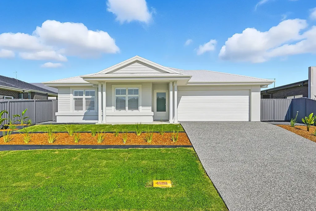 6 Batavia Crescent, Thrumster, NSW 2444