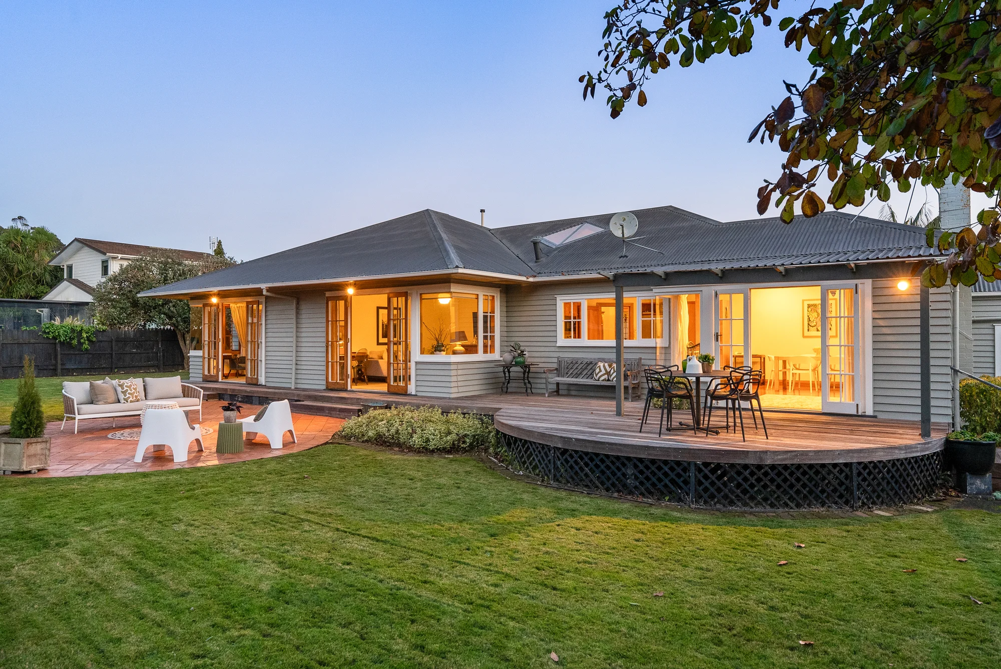Epsom 4房  Freehold family home, priced to sell 400k under CV