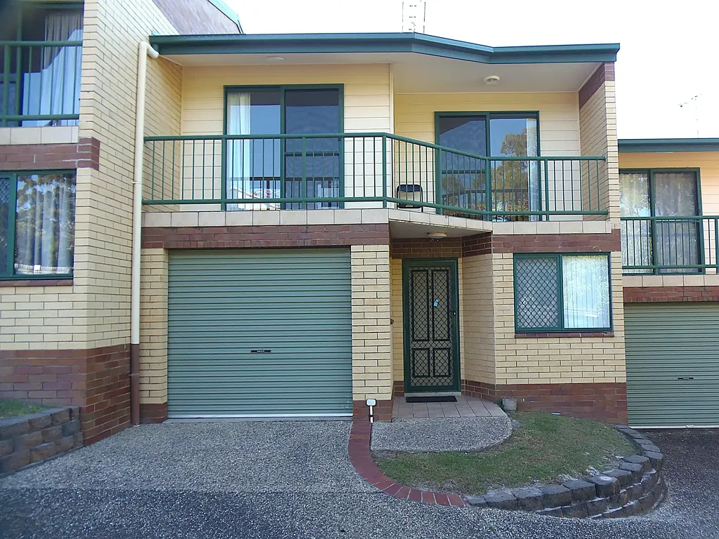 Great Location. Unfurnished Unit. Pool.