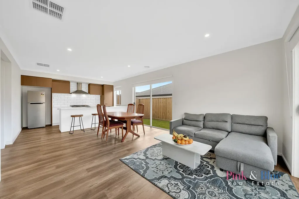 Rockbank 4Zimmer BRAND NEW HOME -21sq of Modern | 346sqm Block — Sophistication Meets Comfort!