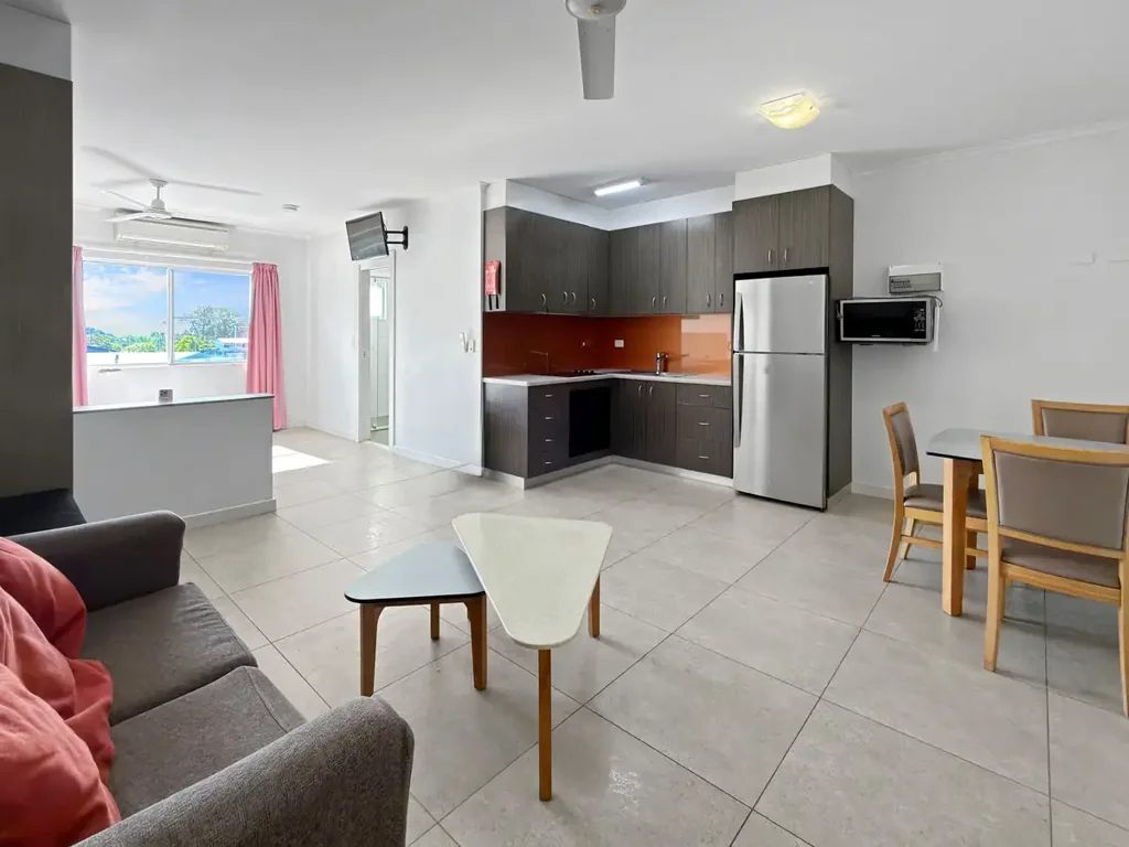Newly Renovated Fully Furnished 1 Bedroom Studio Apartment i