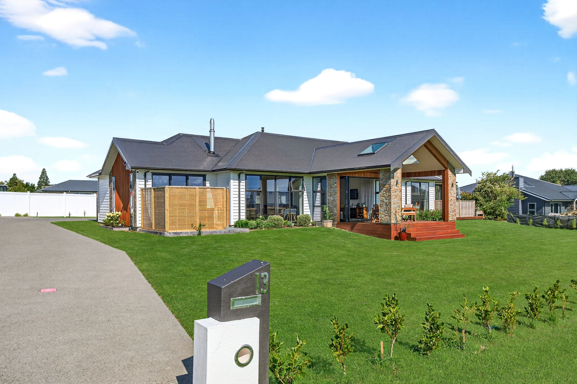 Lansdowne 5Kwarto Elevated Living in Cashmere Oaks