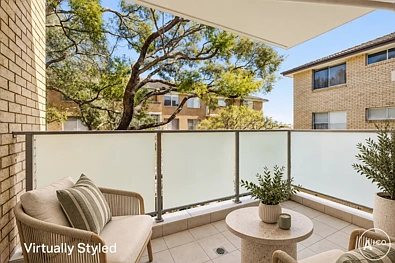 Maroubra 2침실 Original Two-Bedroom Apartment with Two Balconies & Outstanding Potential