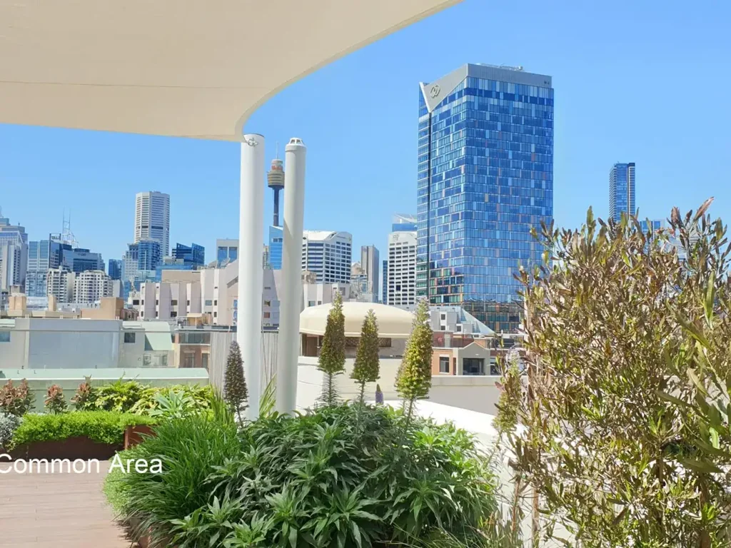 Harbourside Location, Bright, Airy, Quiet Home