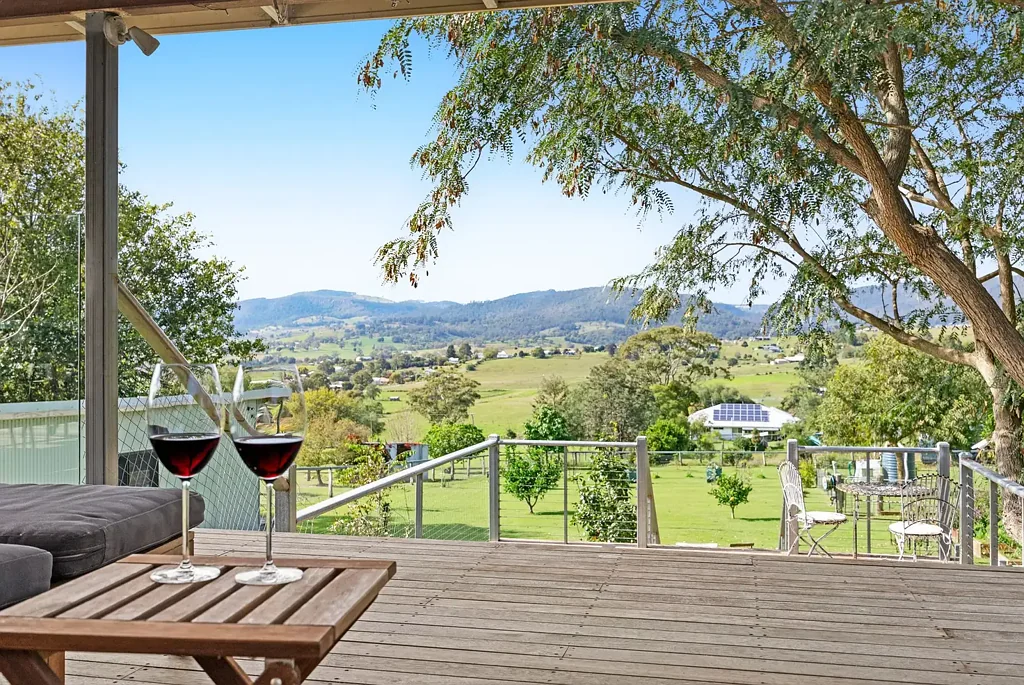 Killarney 3침실 Charming Country Retreat with Scenic Views, Dual Living & Sustainable Features
