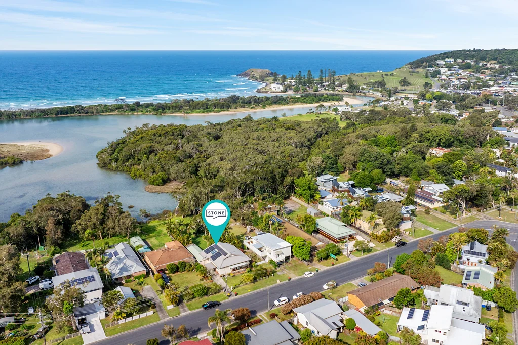 19 Belmore Street, Crescent Head, NSW 2440