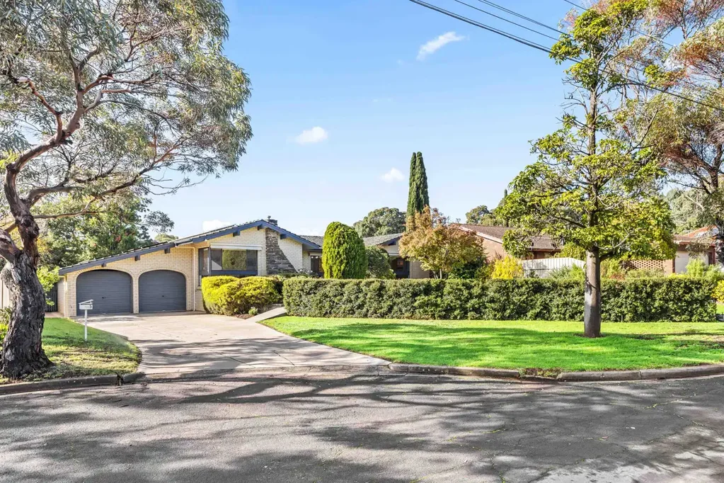 Rostrevor 4Zimmer Family Living on 1,151sqm Approx. with Pool, Solar & Future Potential