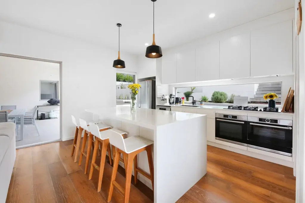 Reedy Creek 4ห้องนอน Contemporary Style, Space and Serenity in a Sought-After Estate