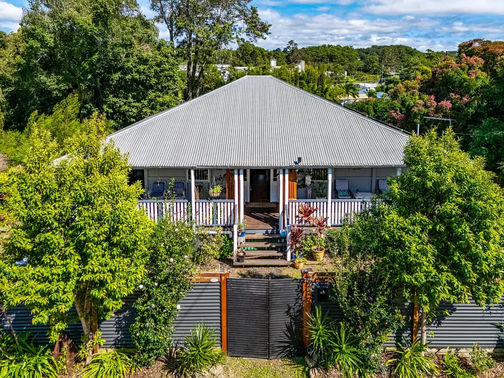 Nambour 3બેડરૂમ Charming Character Home with Endless Potential