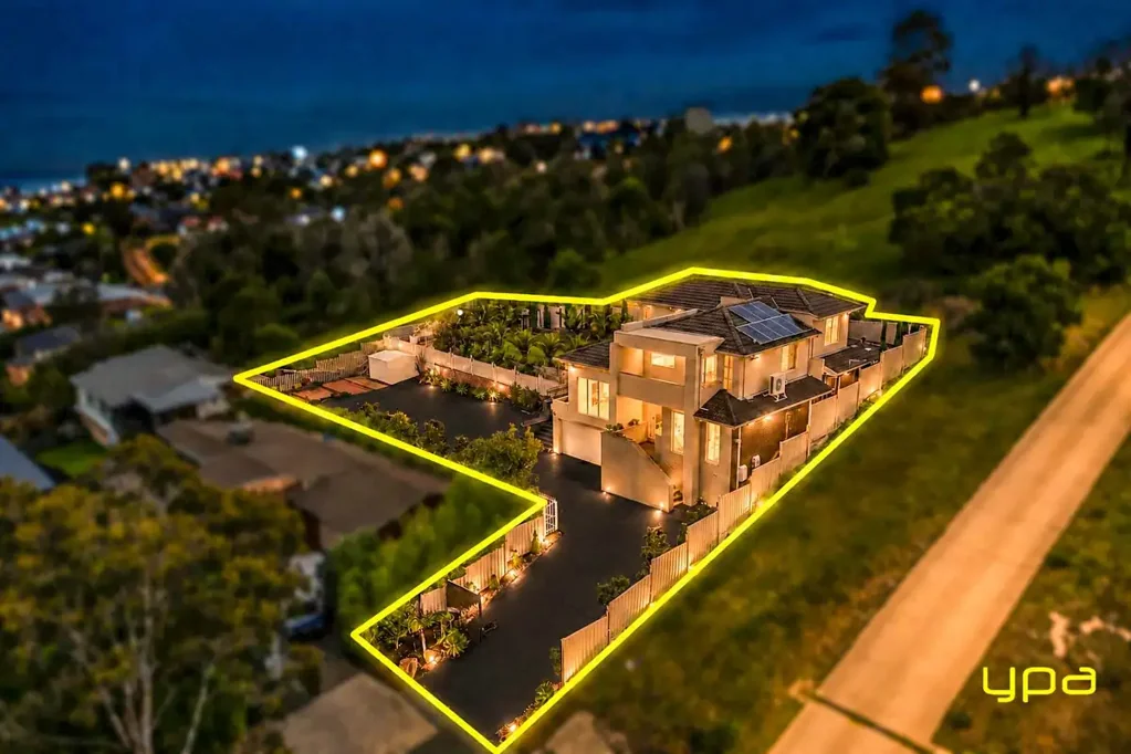 Pakenham 5ห้องนอน Million Dollar Views, Spacious Family Living & Future Potential on Over 1,000m²