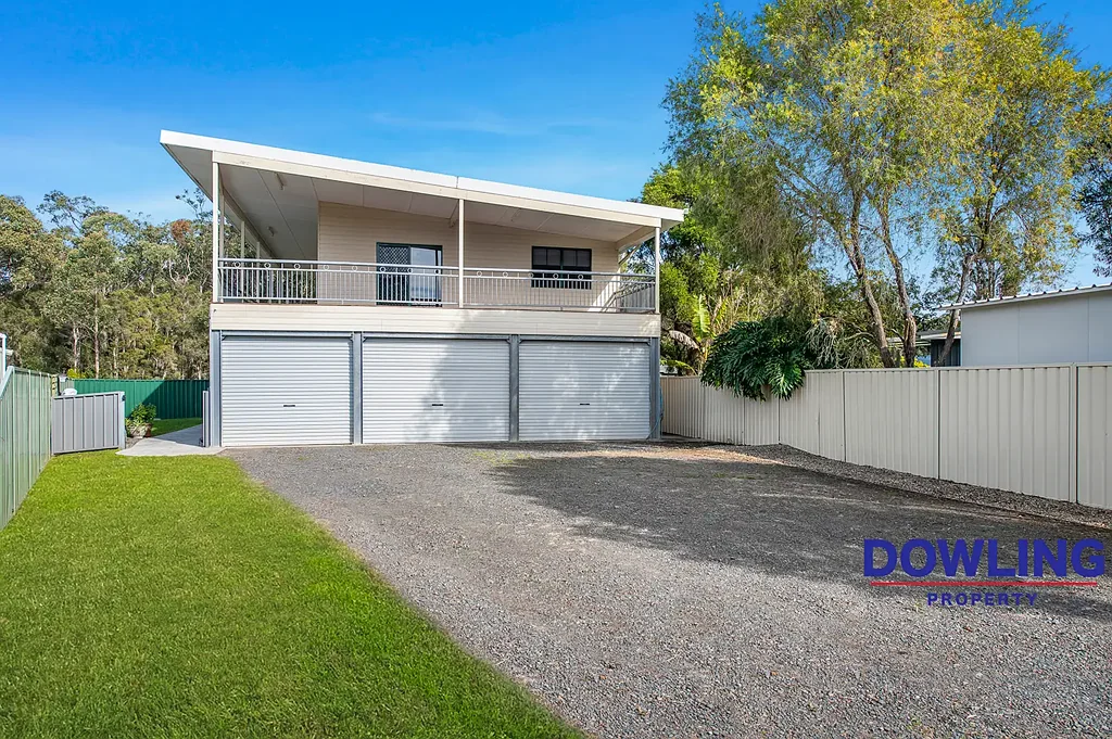 Karuah 3 Bedroom FILTERED RIVER VIEWS AND GARAGE, GARAGE, GARAGE!