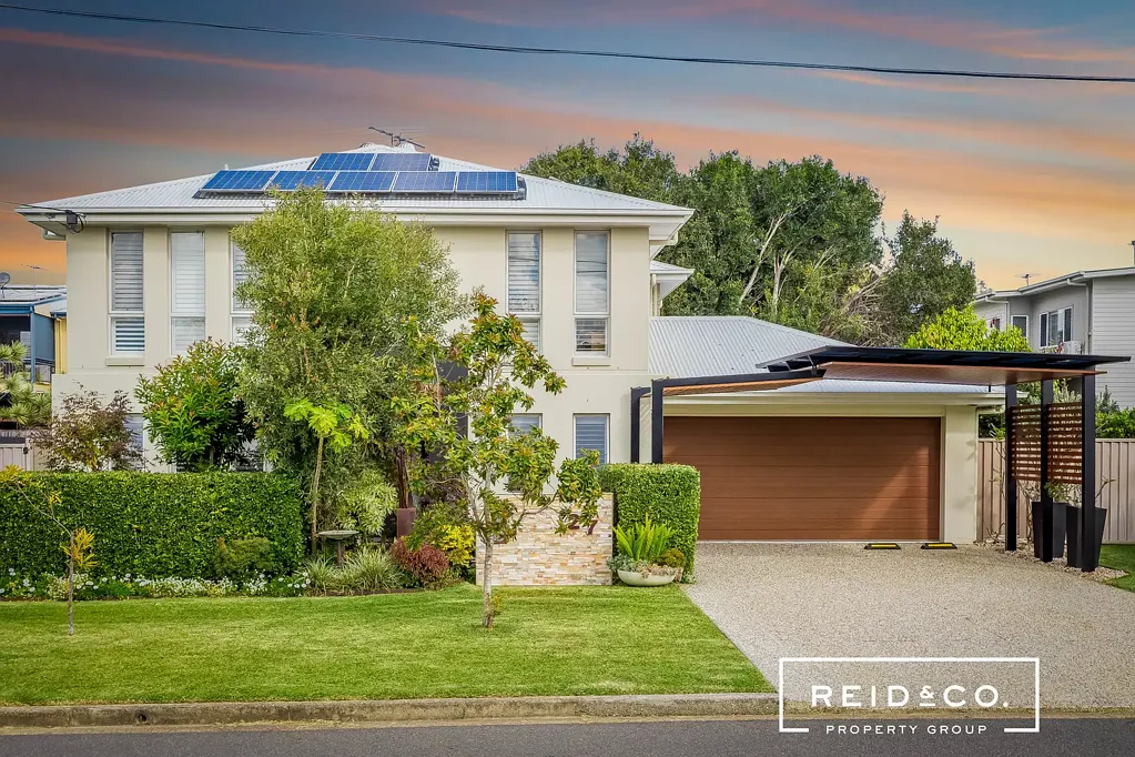Scarborough 4બેડરૂમ Stunning family home with water at the end of the street