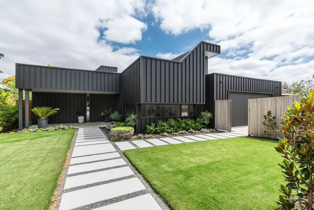7 Clarke Street, Hamilton, VIC 3300