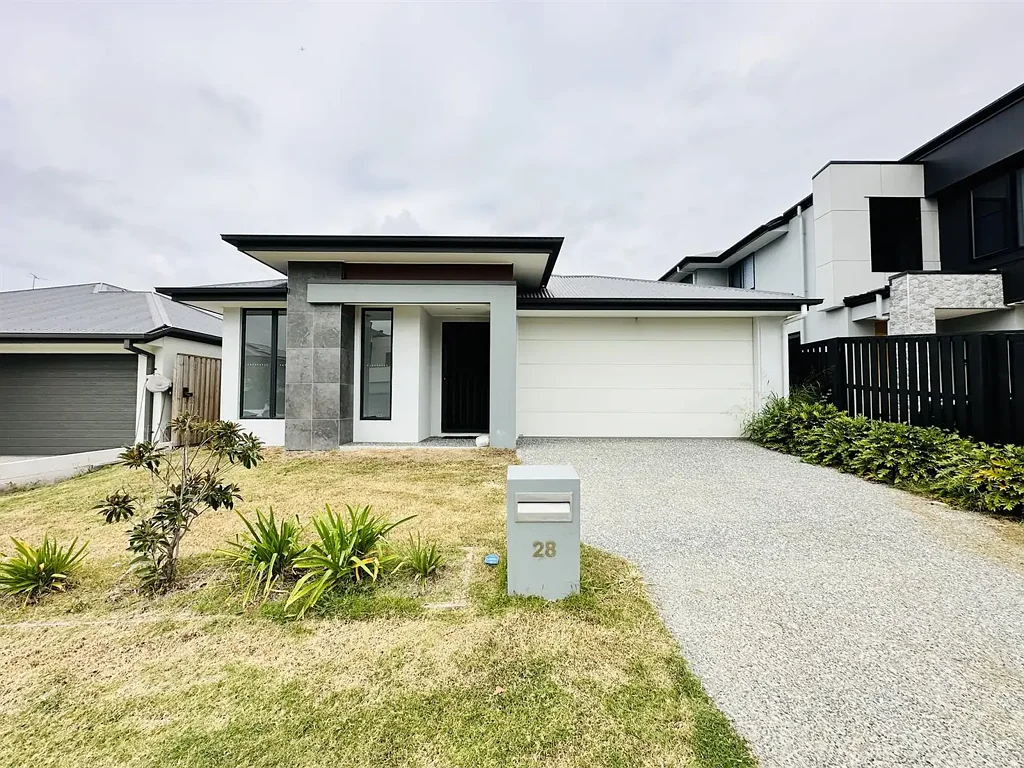 Beautifully 3 Bedroom Family Home!