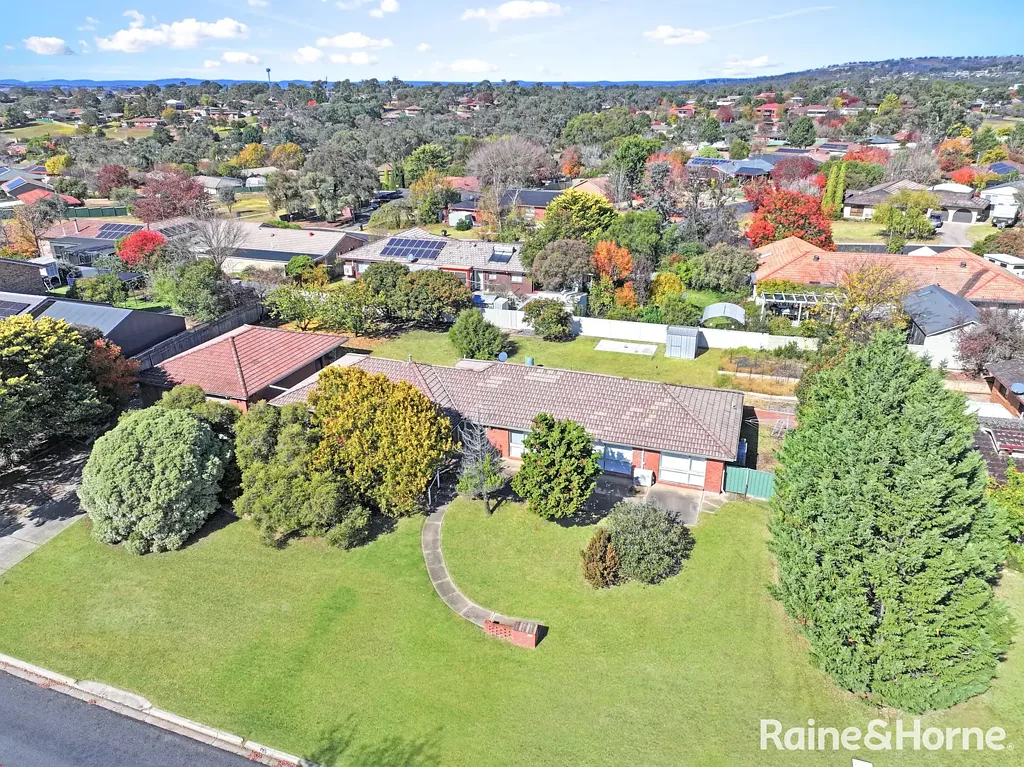 Windradyne 5房  SPACIOUS FAMILY HOME ON 1,463SQM BLOCK
