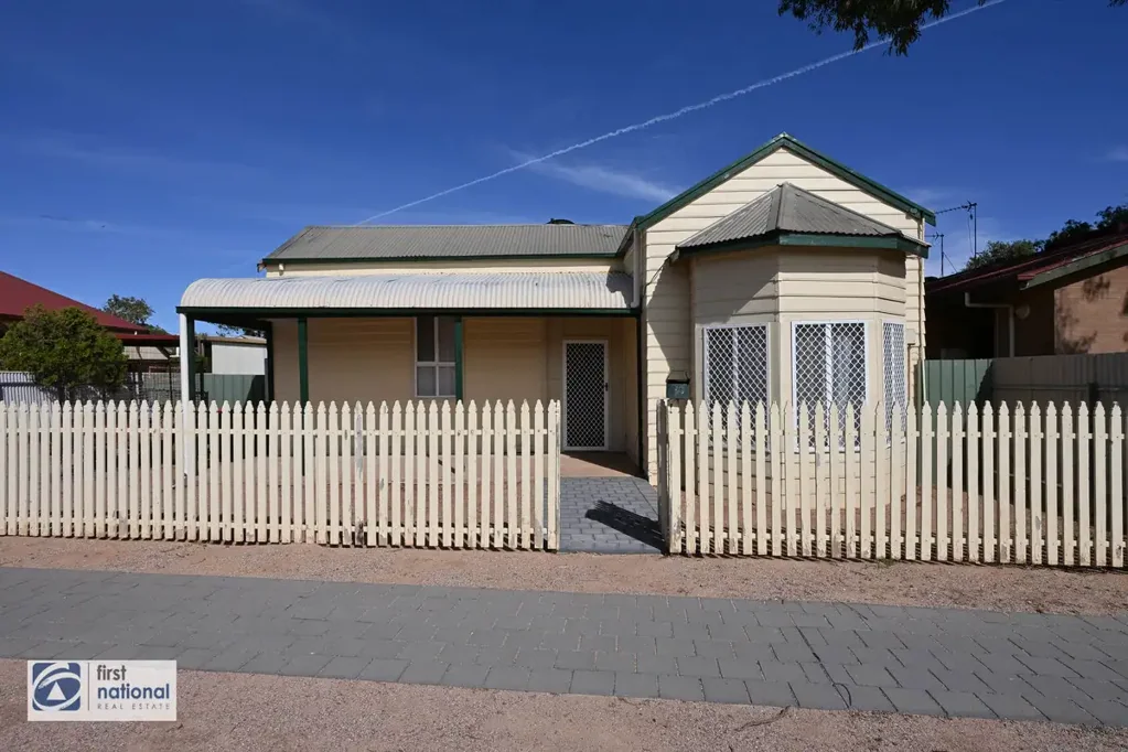 Port Augusta 2ห้องนอน Character Cottage with Fresh Modern Appeal