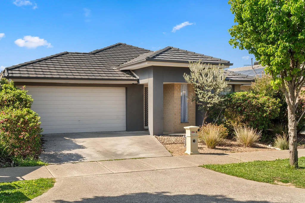 25 Yarradale Drive, Mickleham, VIC 3064