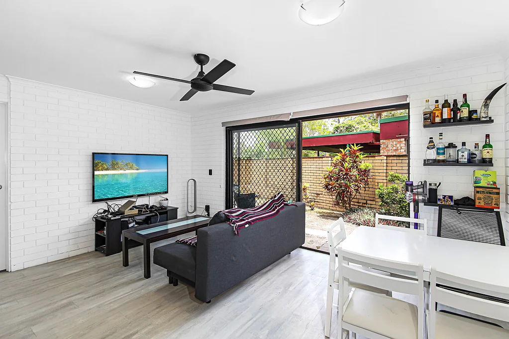 1/8 Goonawarra Drive, Mooloolaba, QLD 4557