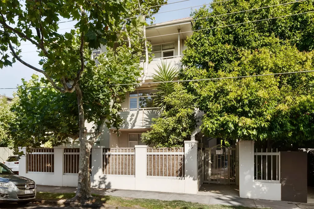 12/15 Pine Avenue, Elwood, VIC 3184