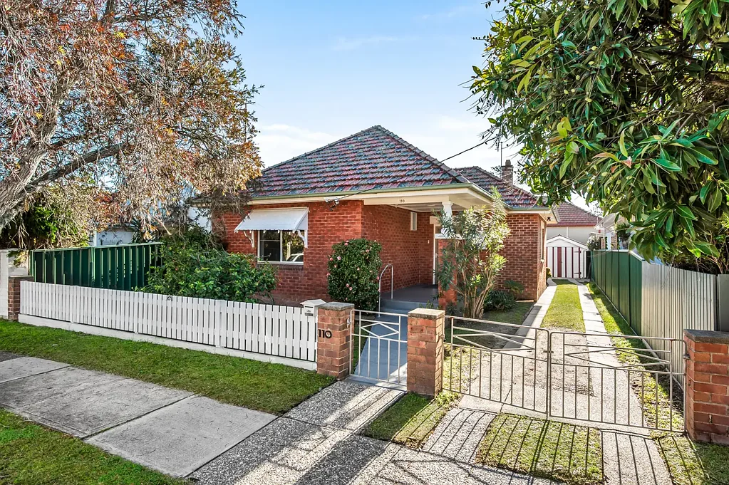 Beautifully renovated home in prestige blue chip location