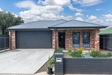 Murray Bridge 4कमरा Modern Torrens Title on Manageable Block