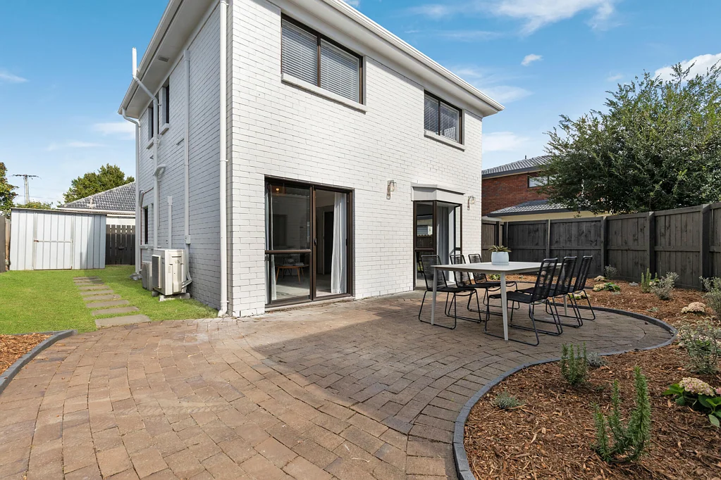 Ellerslie 3 Bedroom Affordable Ellerslie Living - Renovated 3 Bed Home