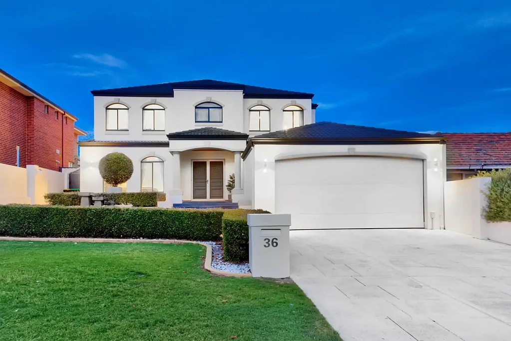 Yokine 5 Bedroom PRIME LOCATION - LUXURY FAMILY HOME!