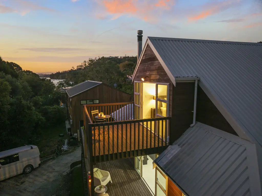 Beach Haven 4 Bedroom Stunning 4-Bedroom With Water Views