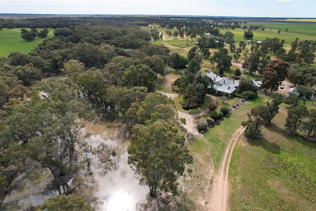 Deniliquin  2369.89Ha - "Marong"- 5856ac