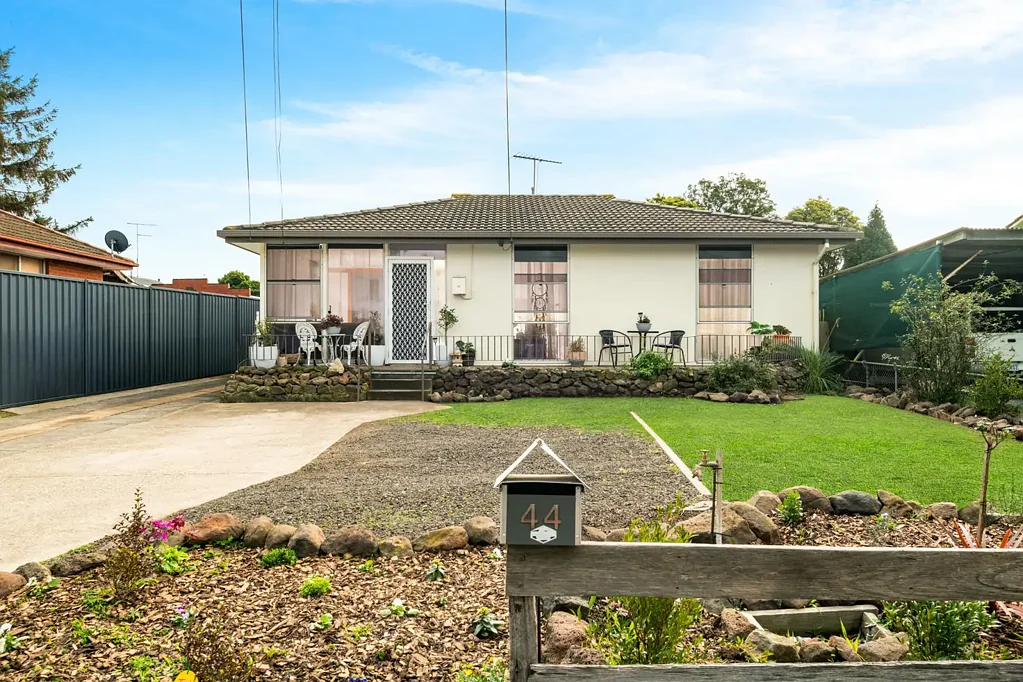 Corio 3房  Flexible Family Living with a Self-Contained Bonus