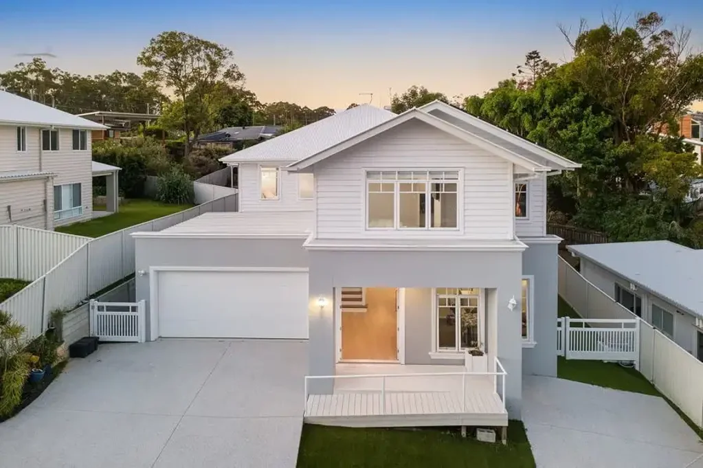 100 Ridgeway Avenue, Southport, QLD 4215